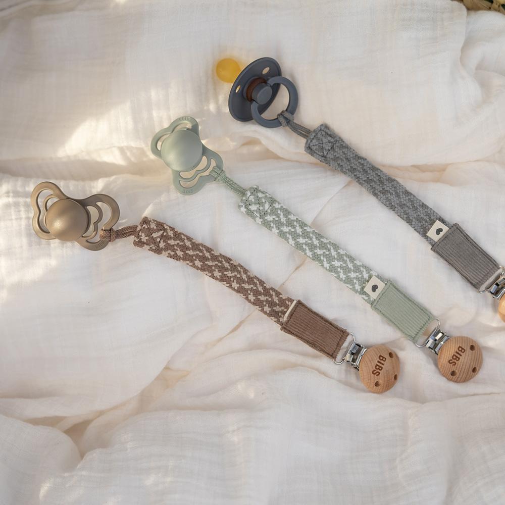 BIBS Pacifier Clip Dark Oak/Vanilla